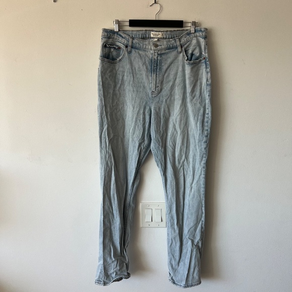 Abercrombie & Fitch Curve Love Ultra High Rise 90s Slim Straight Jean 34 / 18L - Picture 3 of 7